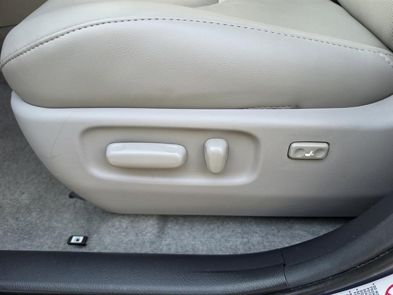 Toyota RAV4 Limited V6 4WD 2010