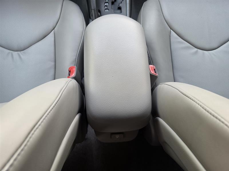 Toyota RAV4 Limited V6 4WD 2010