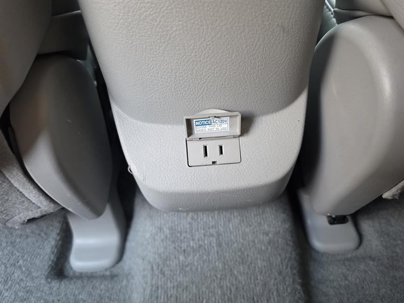 Toyota RAV4 Limited V6 4WD 2010