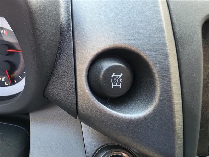 Toyota RAV4 Limited V6 4WD 2010