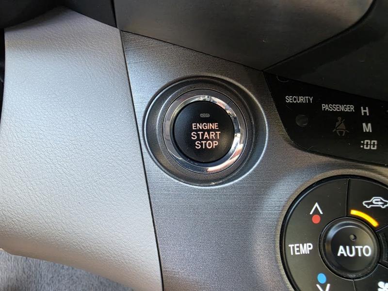 Toyota RAV4 Limited V6 4WD 2010