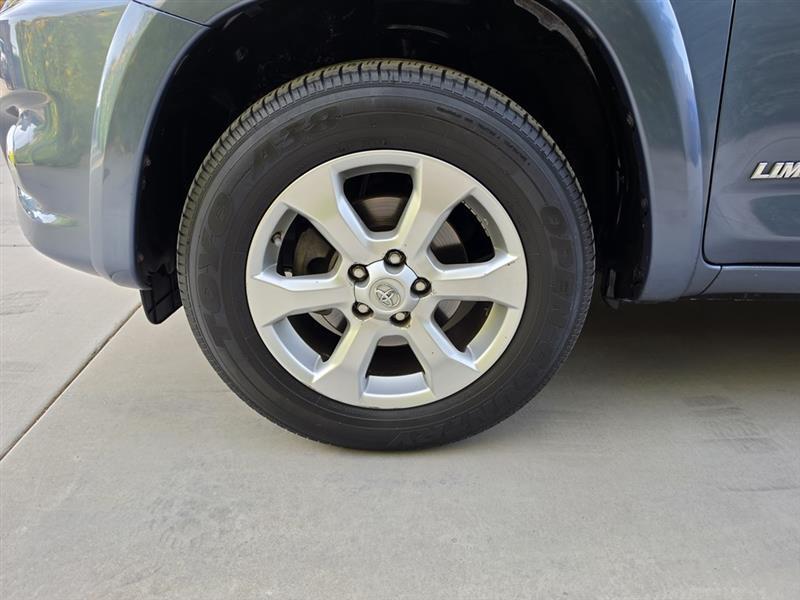 Toyota RAV4 Limited V6 4WD 2010