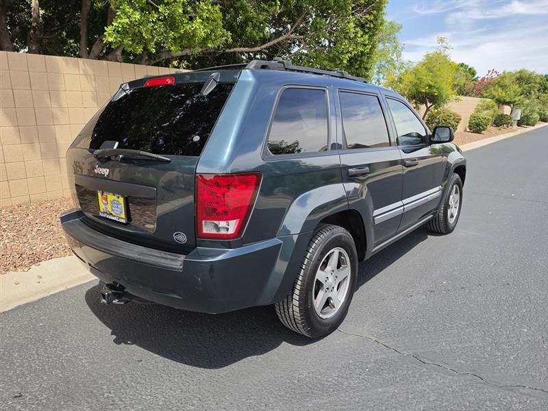 Jeep Grand Cherokee Laredo 2WD 2005