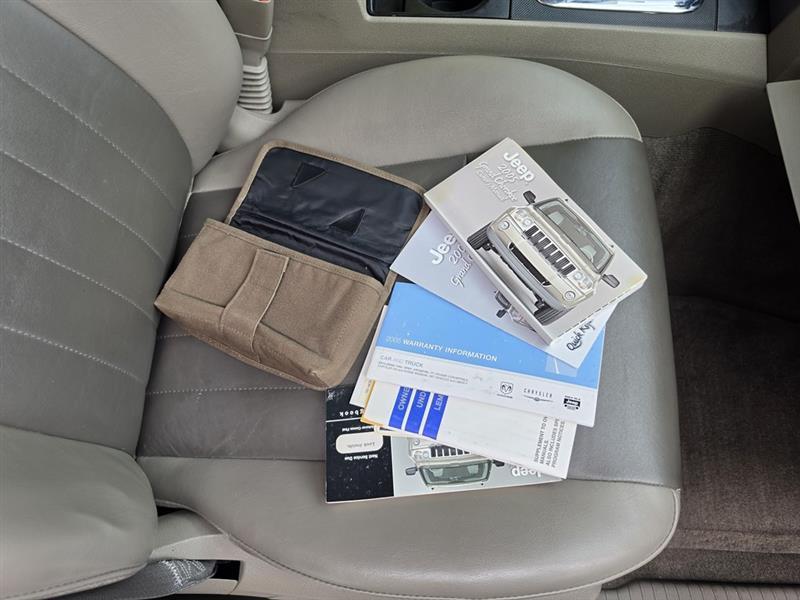 Jeep Grand Cherokee Laredo 2WD 2005