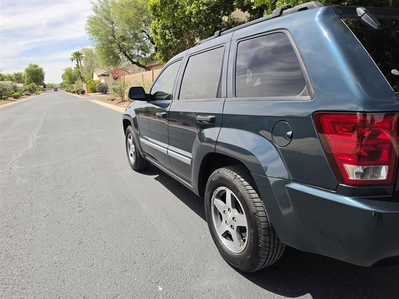 Jeep Grand Cherokee Laredo 2WD 2005