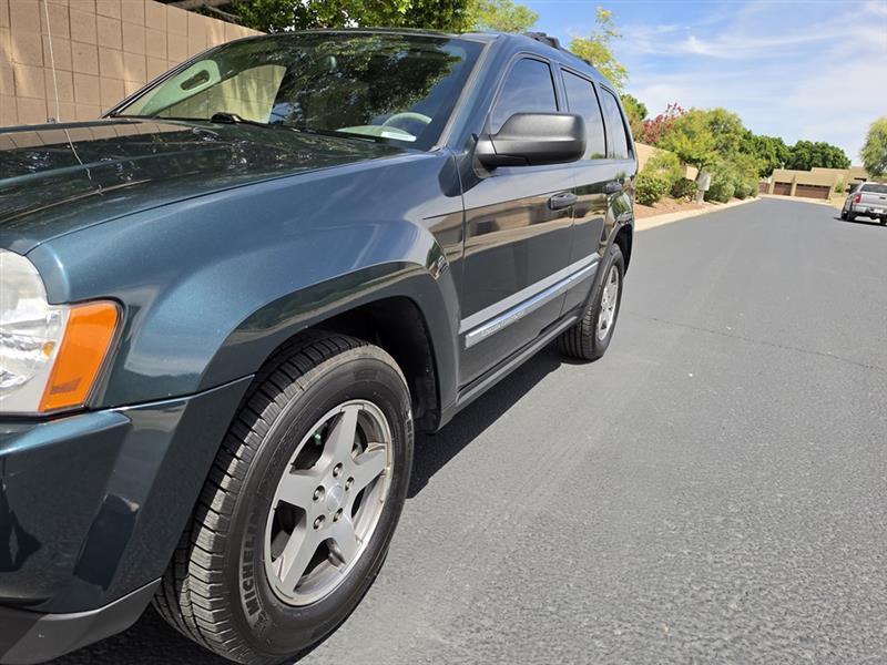 Jeep Grand Cherokee Laredo 2WD 2005