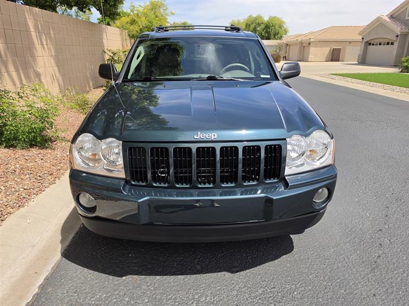 Jeep Grand Cherokee Laredo 2WD 2005