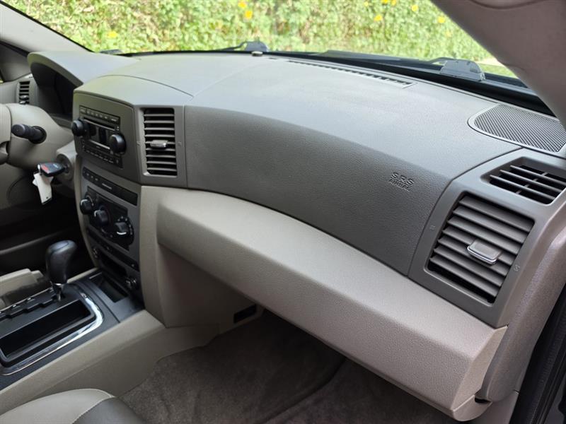 Jeep Grand Cherokee Laredo 2WD 2005