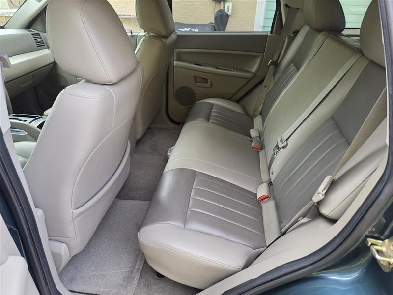 Jeep Grand Cherokee Laredo 2WD 2005