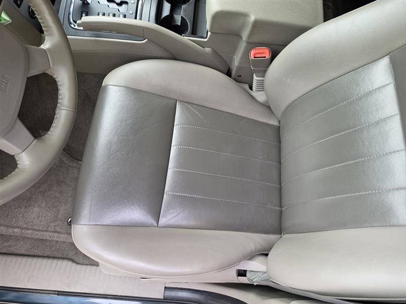 Jeep Grand Cherokee Laredo 2WD 2005