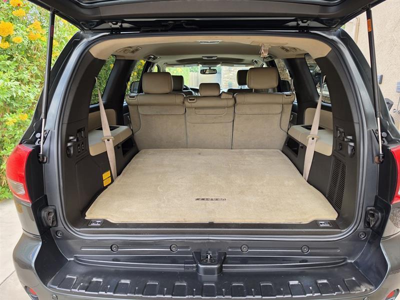 Toyota Sequoia SR5 5.7L 4WD 2008