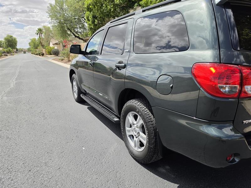 Toyota Sequoia SR5 5.7L 4WD 2008