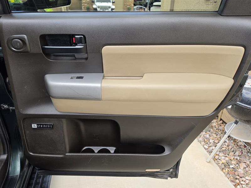 Toyota Sequoia SR5 5.7L 4WD 2008