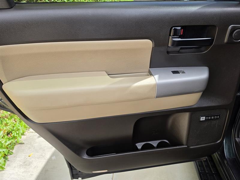 Toyota Sequoia SR5 5.7L 4WD 2008