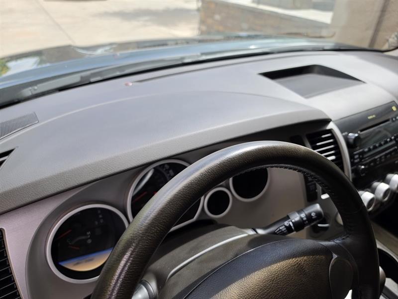 Toyota Sequoia SR5 5.7L 4WD 2008