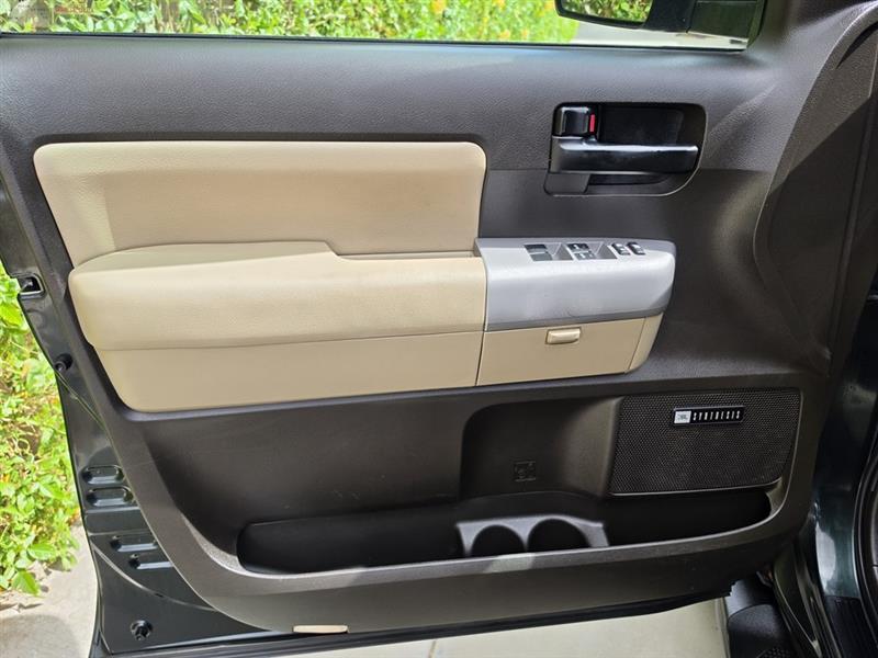 Toyota Sequoia SR5 5.7L 4WD 2008