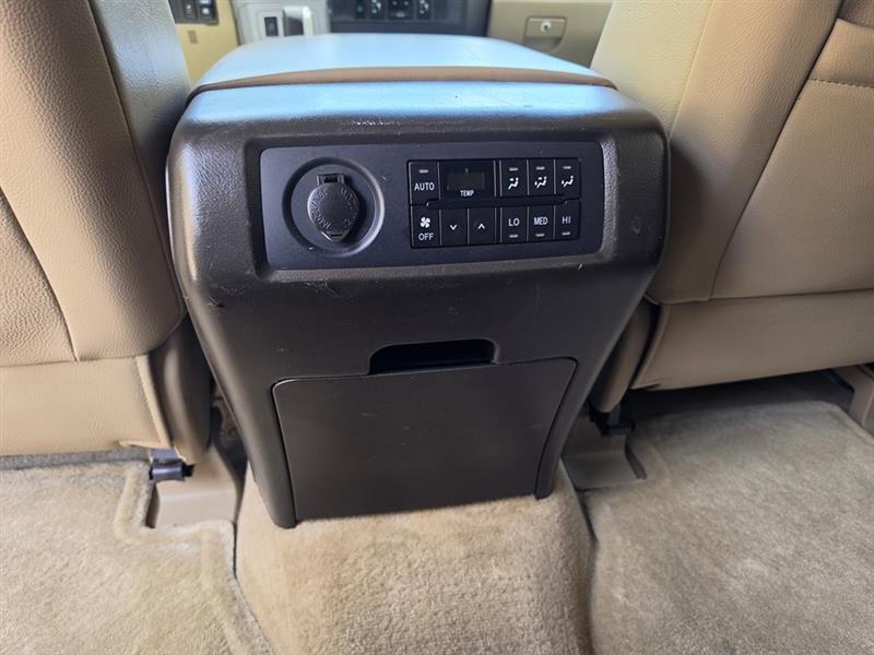 Toyota Sequoia SR5 5.7L 4WD 2008