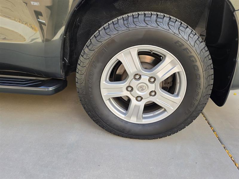 Toyota Sequoia SR5 5.7L 4WD 2008