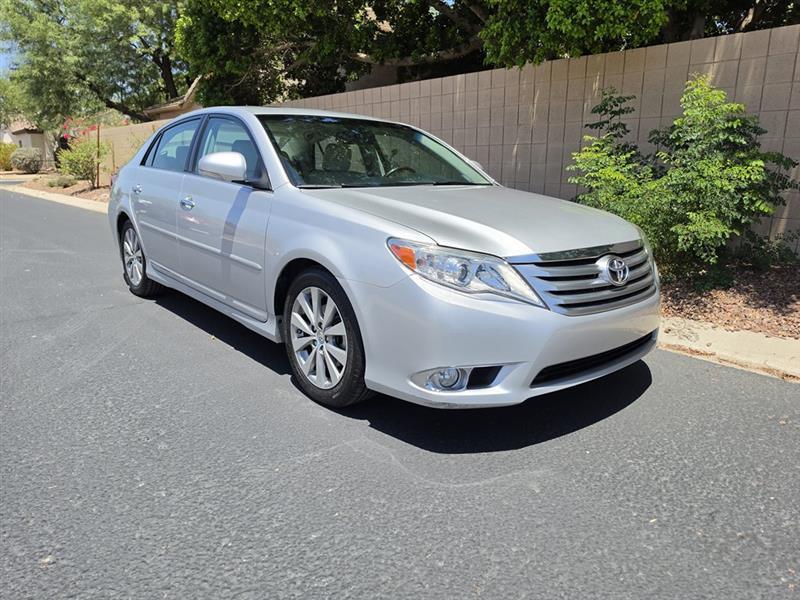 Toyota Avalon  2011