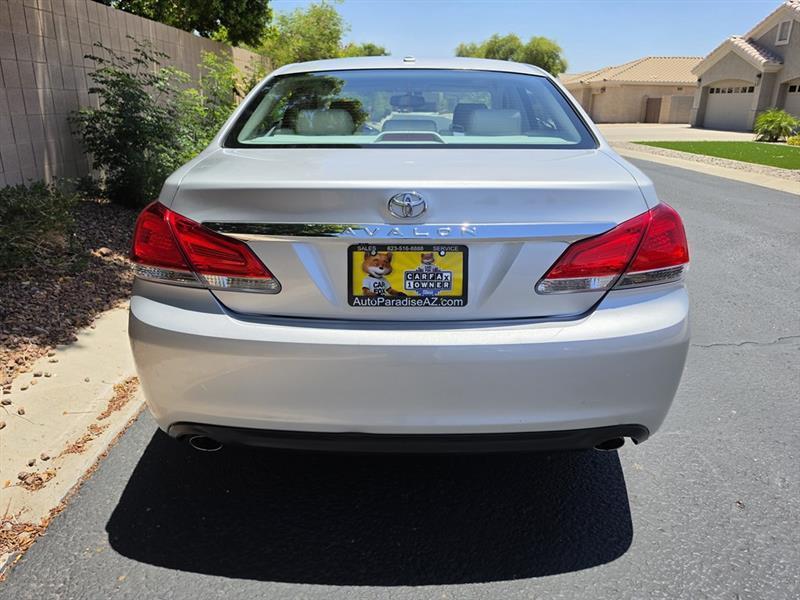 Toyota Avalon  2011