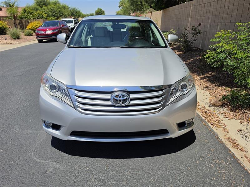 Toyota Avalon  2011