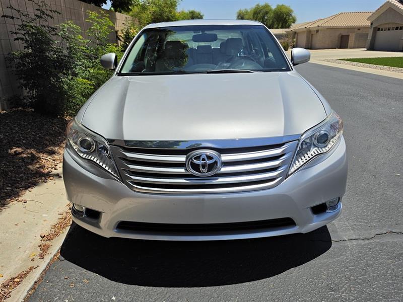 Toyota Avalon  2011