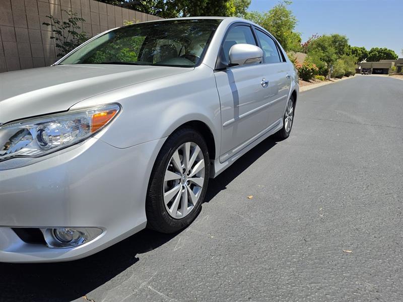 Toyota Avalon  2011