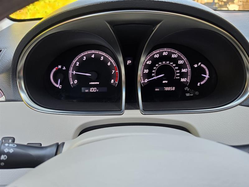 Toyota Avalon  2011