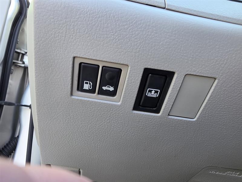 Toyota Avalon  2011