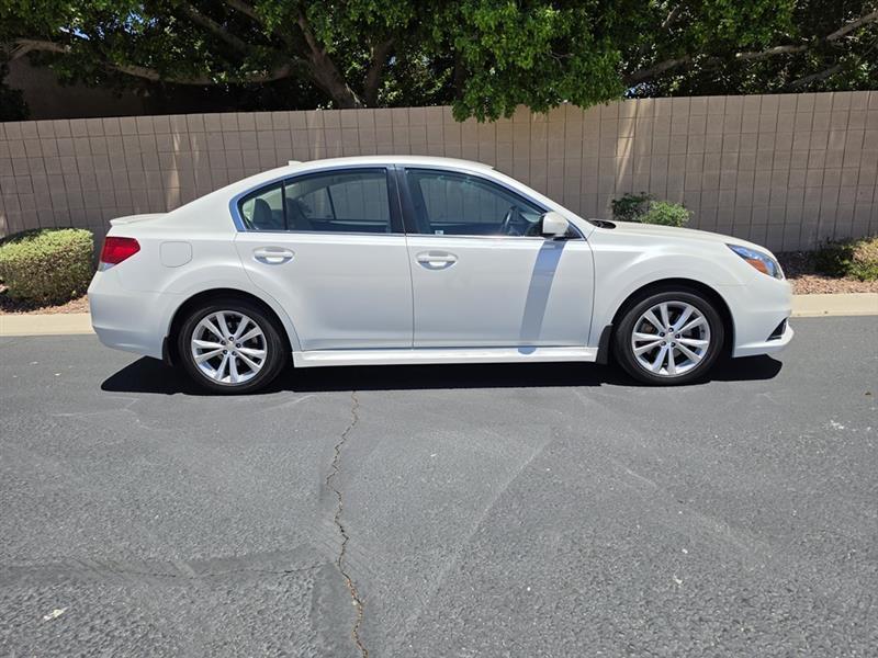2013 Subaru Legacy 3.6R Limited - Photo 2