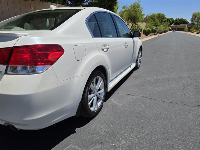 2013 Subaru Legacy 3.6R Limited - Photo 4