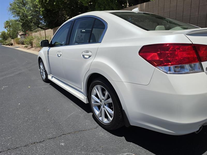 2013 Subaru Legacy 3.6R Limited - Photo 14