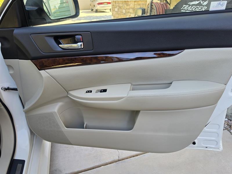 2013 Subaru Legacy 3.6R Limited - Photo 31