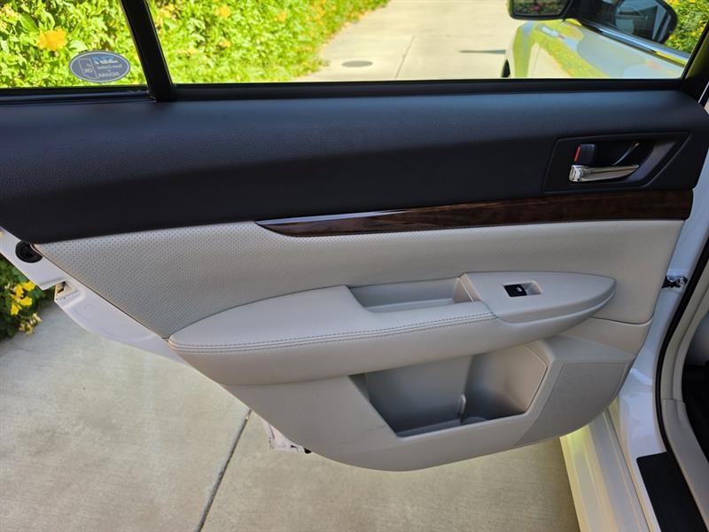 2013 Subaru Legacy 3.6R Limited - Photo 35
