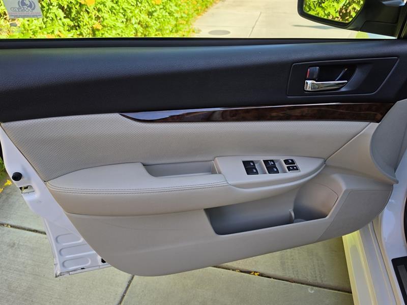2013 Subaru Legacy 3.6R Limited - Photo 37