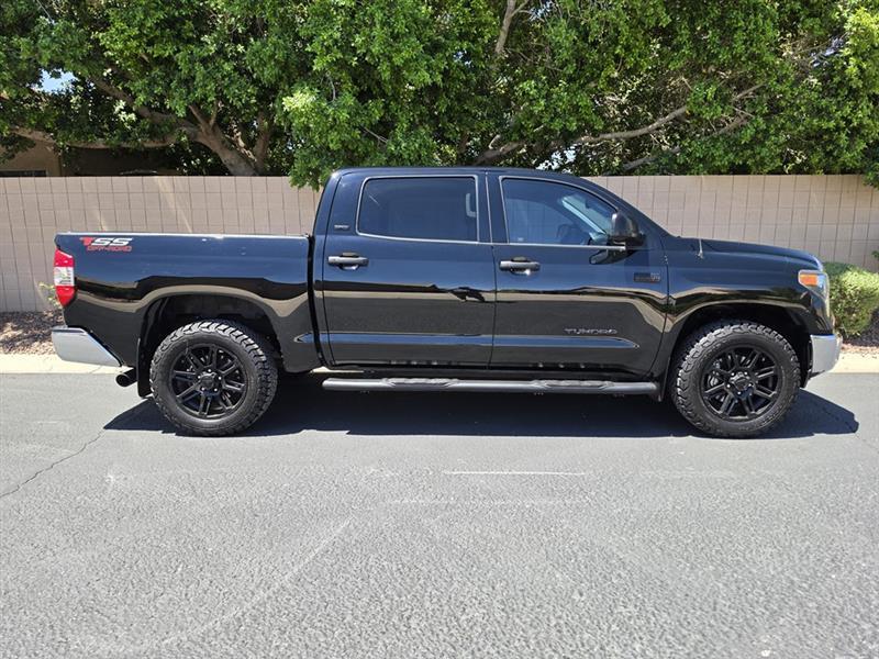 Toyota Tundra  2018