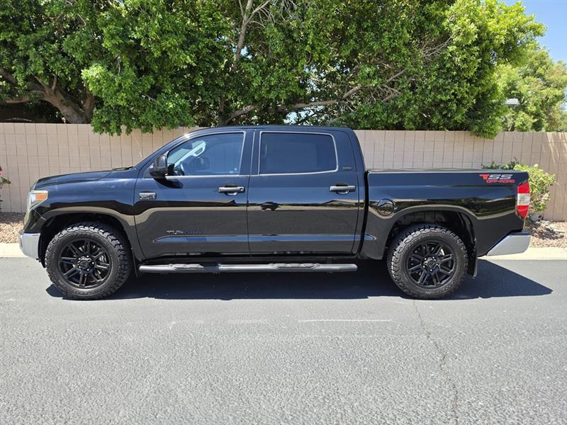 Toyota Tundra  2018