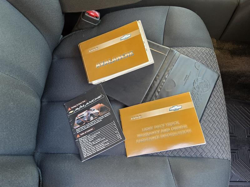 Chevrolet Avalanche 2500 2WD 2002