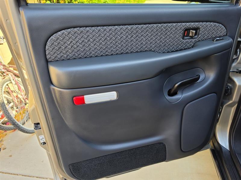 Chevrolet Avalanche 2500 2WD 2002