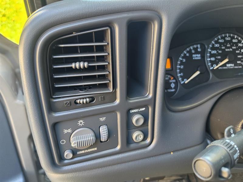 Chevrolet Avalanche 2500 2WD 2002