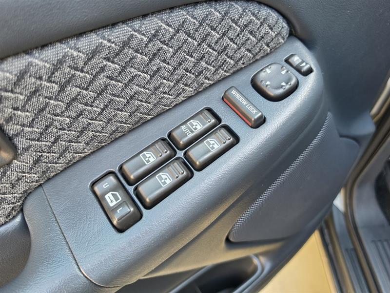 Chevrolet Avalanche 2500 2WD 2002