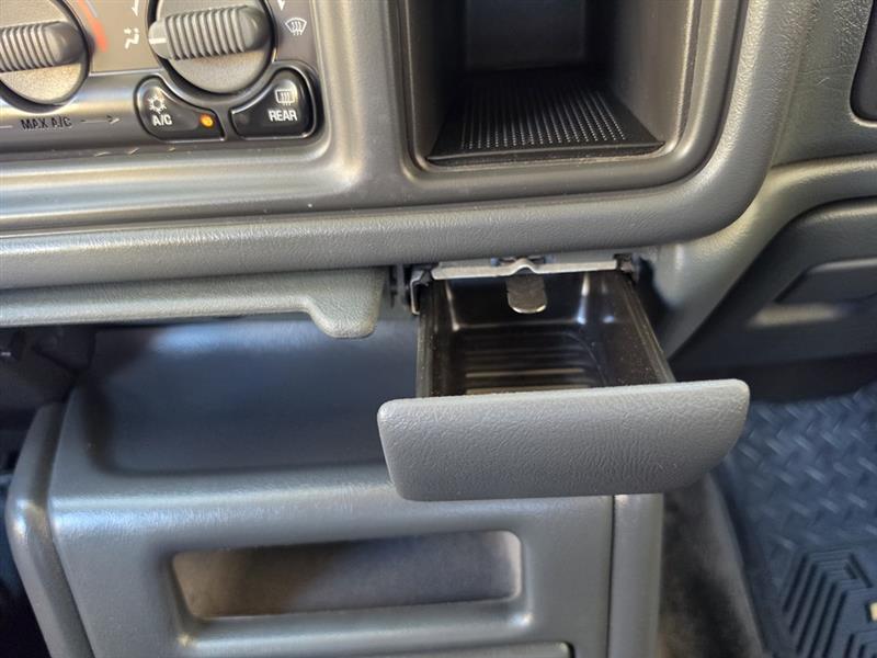 Chevrolet Avalanche 2500 2WD 2002