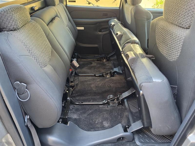 Chevrolet Avalanche 2500 2WD 2002