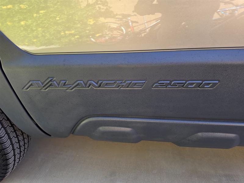 Chevrolet Avalanche 2500 2WD 2002