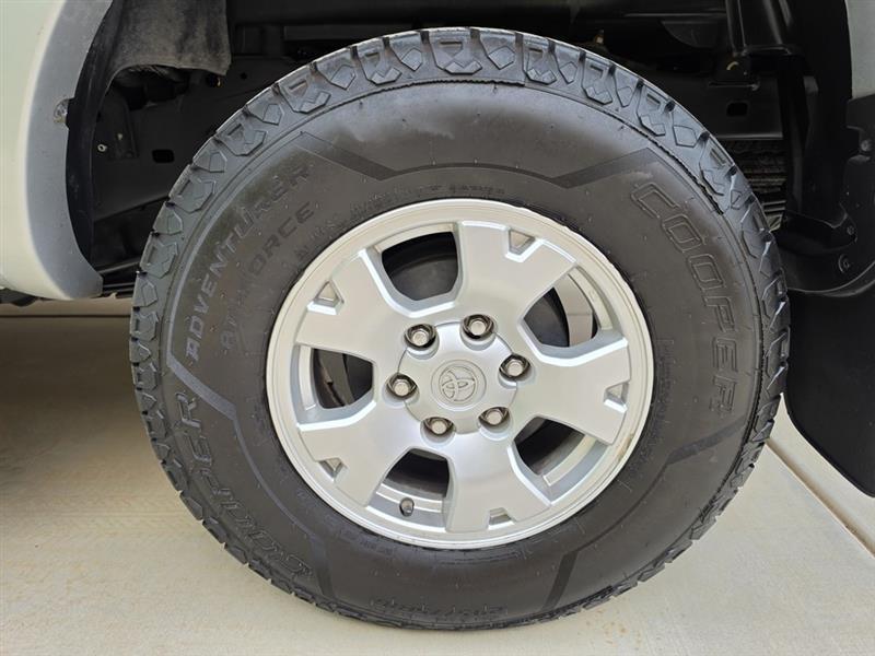 Toyota Tacoma PreRunner Double Cab V6 Auto 2WD 2008