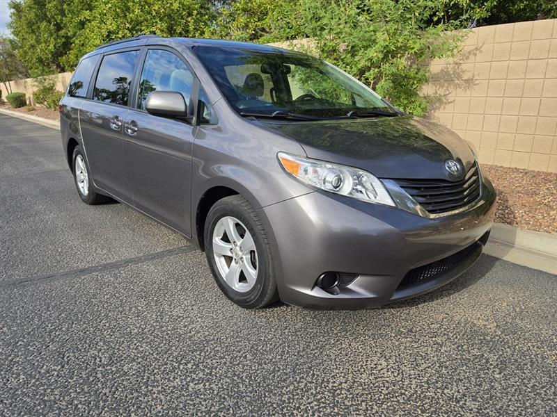 2016 Toyota Sienna LE FWD 8-Passenger V6
