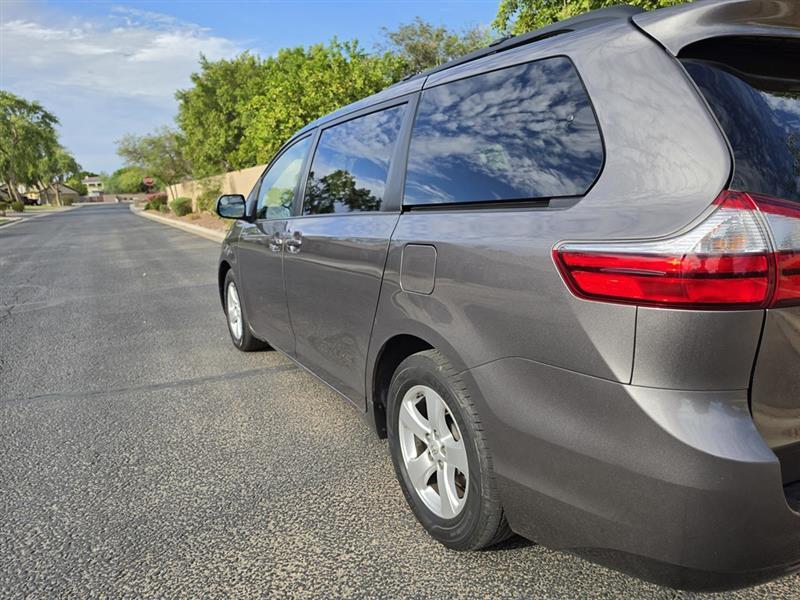 Toyota Sienna LE FWD 8-Passenger V6 2016