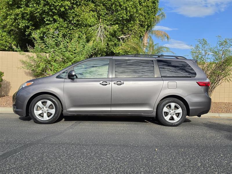Toyota Sienna LE FWD 8-Passenger V6 2016