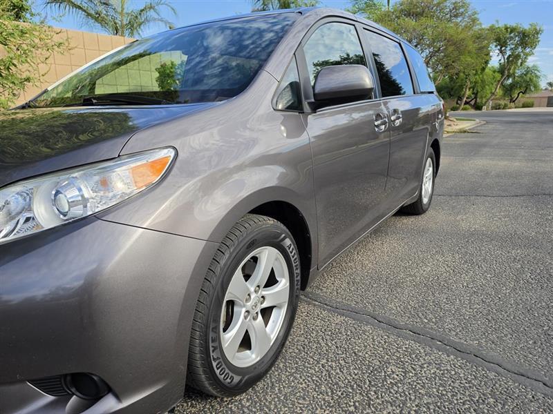 Toyota Sienna LE FWD 8-Passenger V6 2016
