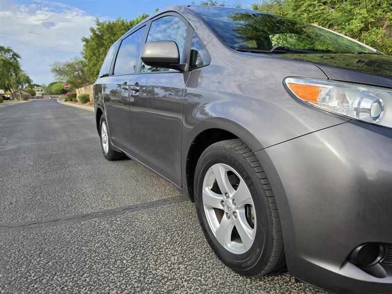 Toyota Sienna LE FWD 8-Passenger V6 2016